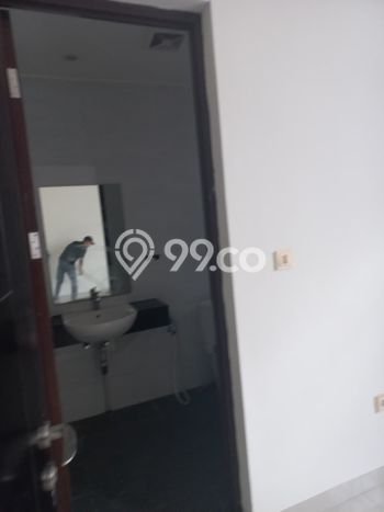 Disewakan Rumah Murah di Green Lake City Jakarta Barat Punya 4 Kamar Tidur Disewakan Rumah Murah di Green Lake City Jakarta Barat Punya 4 Kamar Tidur