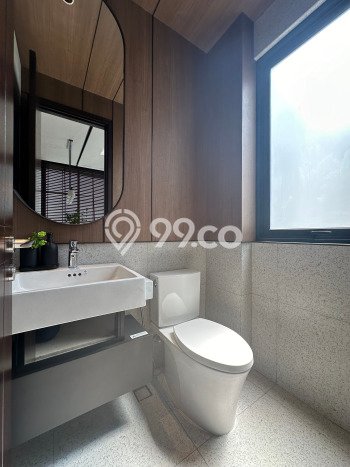 Ready to Use! Luxury House LT 120m2 Desain Elegan di BSD City Ready to Use! Luxury House LT 120m2 Desain Elegan di BSD City