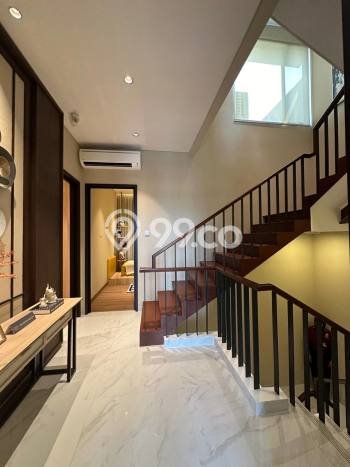 Rumah Luxury Modern Tanpa Renovasi di Gading Serpong Tangerang Rumah Luxury Modern Tanpa Renovasi di Gading Serpong Tangerang