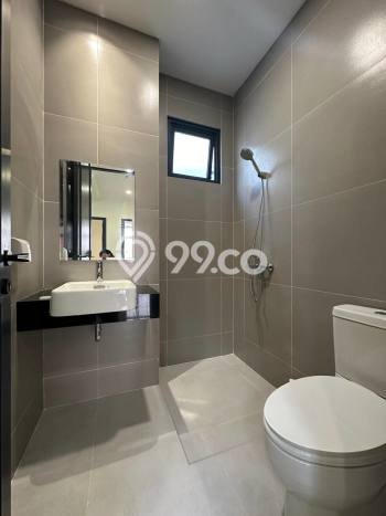 Jual Rumah Mewah Megah Dengan View Eksklusif di Gading Serpong, Tangerang Jual Rumah Mewah Megah Dengan View Eksklusif di Gading Serpong, Tangerang