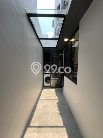 Rumah Luas Asri 4 KT Siap Pakai di BSD City Tangerang Rumah Luas Asri 4 KT Siap Pakai di BSD City Tangerang