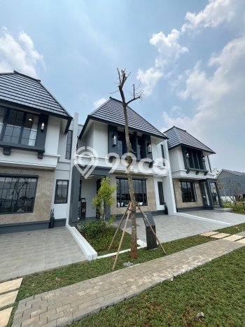 Rumah Luas Asri 4 KT Siap Pakai di BSD City Tangerang Rumah Luas Asri 4 KT Siap Pakai di BSD City Tangerang