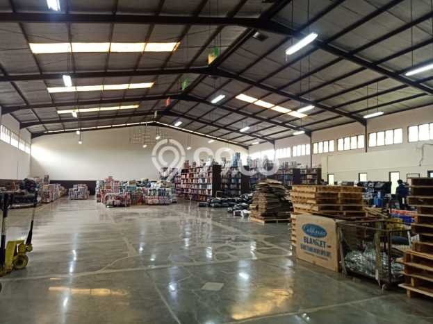 Unit Gudang Disewakan di Caringin di Area Ramai & Strategis Unit Gudang Disewakan di Caringin di Area Ramai & Strategis