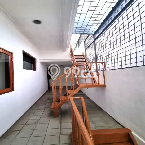 Dijual Rumah Mewah Megah Dengan View Cantik di Intercon, Jakarta Barat Dijual Rumah Mewah Megah Dengan View Cantik di Intercon, Jakarta Barat