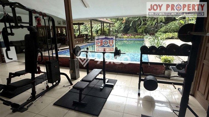 Rumah Mewah Siap Huni LT 1295m2 di Cilandak, Jakarta Selatan Rumah Mewah Siap Huni LT 1295m2 di Cilandak, Jakarta Selatan