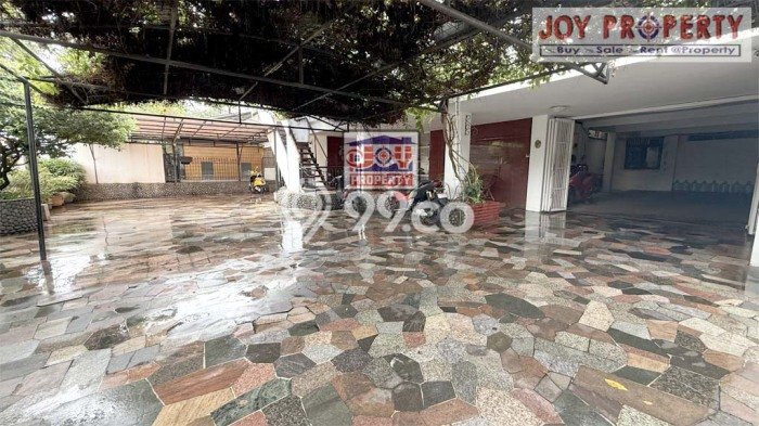 Rumah Mewah Siap Huni LT 1295m2 di Cilandak, Jakarta Selatan Rumah Mewah Siap Huni LT 1295m2 di Cilandak, Jakarta Selatan
