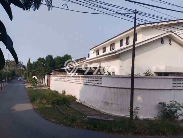 Rumah Elit Modern Siap Huni di Pondok Bambu Jakarta Timur Rumah Elit Modern Siap Huni di Pondok Bambu Jakarta Timur