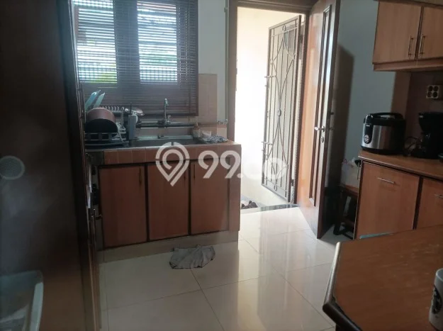 Rumah di Kembangan, 3 KM, Konsep Modern, Luas 150m² Bangunan 240m² Rumah di Kembangan, 3 KM, Konsep Modern, Luas 150m² Bangunan 240m²
