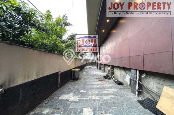 Ruko Dijual di Jakarta Selatan LT 635m2 & LB 1800m2 Lokasi Terbaik! Ruko Dijual di Jakarta Selatan LT 635m2 & LB 1800m2 Lokasi Terbaik!