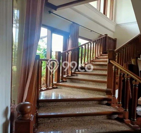 Rumah Luxury Modern Siap Huni di Intercon Jakarta Barat Rumah Luxury Modern Siap Huni di Intercon Jakarta Barat