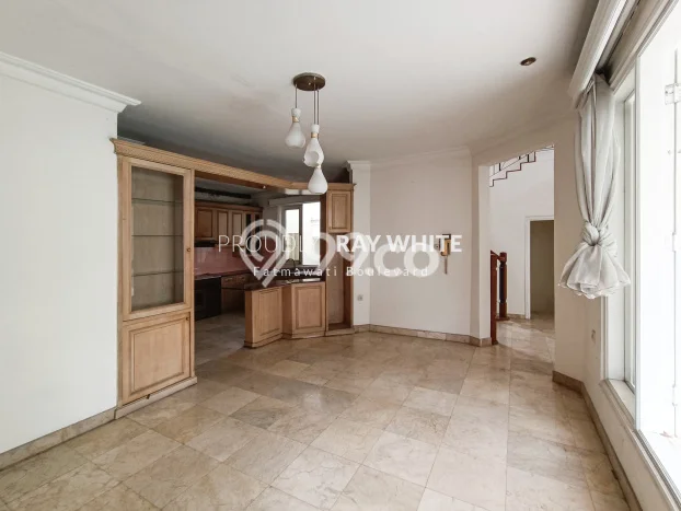Rumah Luxury Modern Tanpa Renovasi di Lebak Bulus Jakarta Selatan Rumah Luxury Modern Tanpa Renovasi di Lebak Bulus Jakarta Selatan