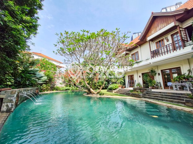 Rumah Mewah Siap Huni LT 951m2 di Cilandak, Jakarta Selatan Rumah Mewah Siap Huni LT 951m2 di Cilandak, Jakarta Selatan