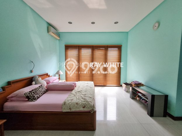Rumah Elit Modern Tanpa Renovasi di Pejaten Jakarta Selatan Rumah Elit Modern Tanpa Renovasi di Pejaten Jakarta Selatan