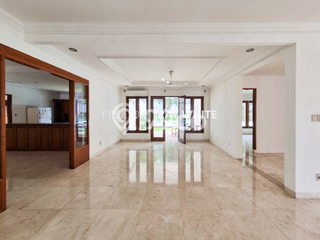 Ready to Use! Premium House LT 1420m2 Desain Elegan di Kemang Ready to Use! Premium House LT 1420m2 Desain Elegan di Kemang