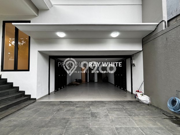Dijual Rumah Elit Exclusive di Cilandak, Jakarta Selatan Dijual Rumah Elit Exclusive di Cilandak, Jakarta Selatan