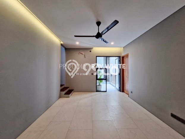 Dijual Rumah Luas Elegan Dengan View Cantik di Pondok Indah, Jakarta Selatan Dijual Rumah Luas Elegan Dengan View Cantik di Pondok Indah, Jakarta Selatan