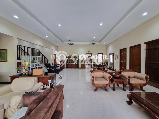 Rumah Elit Modern Tanpa Renovasi di Pejaten Jakarta Selatan Rumah Elit Modern Tanpa Renovasi di Pejaten Jakarta Selatan