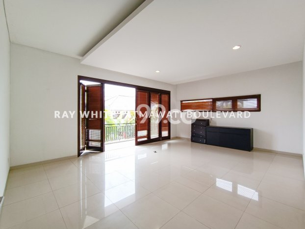 Dijual Rumah Premium dengan Fasilitas Sekitar Lengkap di Cilandak, Jakarta Selatan Dijual Rumah Premium dengan Fasilitas Sekitar Lengkap di Cilandak, Jakarta Selatan