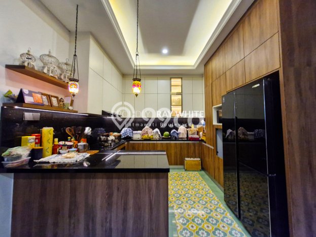 Ready to Use! Premium House LT 430m2 Desain Modern di Kemang Ready to Use! Premium House LT 430m2 Desain Modern di Kemang
