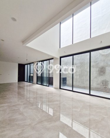 Hunian Elit LB 417m2 Siap Huni Desain Elegan di Lebak Bulus, Jakarta Selatan Hunian Elit LB 417m2 Siap Huni Desain Elegan di Lebak Bulus, Jakarta Selatan