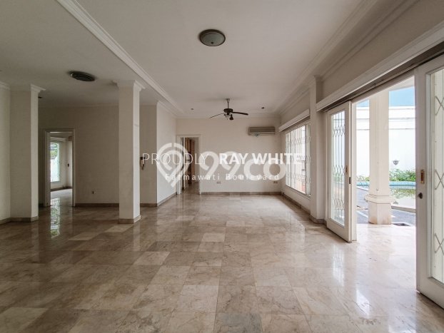 Rumah Luxury Modern Tanpa Renovasi di Lebak Bulus Jakarta Selatan Rumah Luxury Modern Tanpa Renovasi di Lebak Bulus Jakarta Selatan