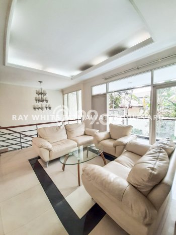For Sale! Premium House LT 632m2 Desain Elegan di Ampera For Sale! Premium House LT 632m2 Desain Elegan di Ampera
