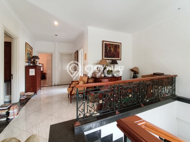 Sewa Rumah Modern di Kebayoran Baru Siap Pakai dan Kondisi Bagus Sewa Rumah Modern di Kebayoran Baru Siap Pakai dan Kondisi Bagus