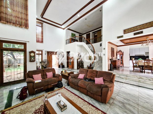 Jual Rumah Luas Elegan Dengan View Eksklusif di Pejaten, Jakarta Selatan Jual Rumah Luas Elegan Dengan View Eksklusif di Pejaten, Jakarta Selatan
