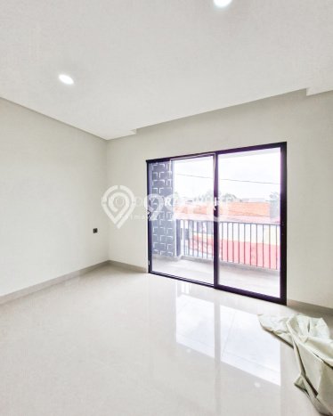 For Sale Rumah 3 Kamar Lokasi Ideal Nyaman dan Strategis di Kebayoran Lama For Sale Rumah 3 Kamar Lokasi Ideal Nyaman dan Strategis di Kebayoran Lama