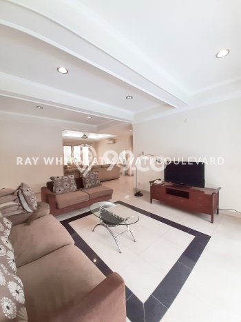 For Sale! Premium House LT 632m2 Desain Elegan di Ampera For Sale! Premium House LT 632m2 Desain Elegan di Ampera