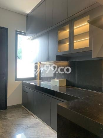 Siap Huni Rumah Mewah 4 Kamar di Cilandak Dekat ke Mana Pun Siap Huni Rumah Mewah 4 Kamar di Cilandak Dekat ke Mana Pun