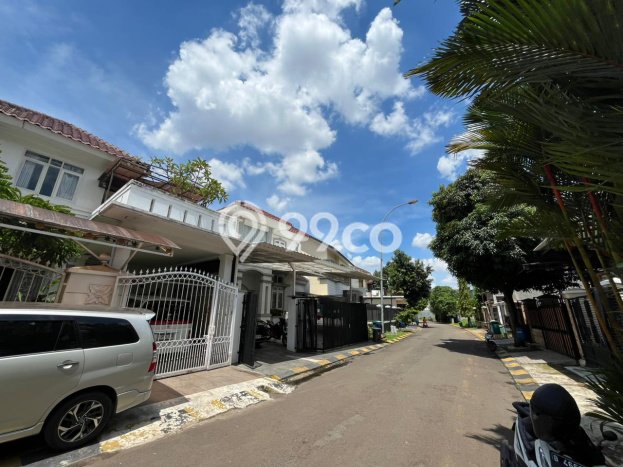 Ready to Use! Luxury House LT 243m2 Desain Elegan di BSD City Ready to Use! Luxury House LT 243m2 Desain Elegan di BSD City