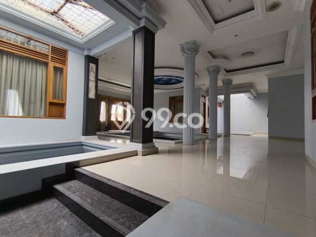 Ready to Use! Luxury House LT 685m2 Desain Elegan di Geger Kalong Ready to Use! Luxury House LT 685m2 Desain Elegan di Geger Kalong