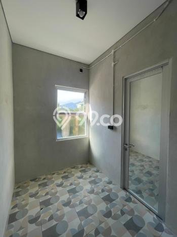 Aset Investasi! Kost Dijual di Gunung Pati, Semarang, 11 KT, 12 KM, Luas 205m2 Aset Investasi! Kost Dijual di Gunung Pati, Semarang, 11 KT, 12 KM, Luas 205m2
