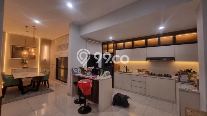 Rumah Elit Modern Tanpa Renovasi di Setra Sari Bandung Rumah Elit Modern Tanpa Renovasi di Setra Sari Bandung
