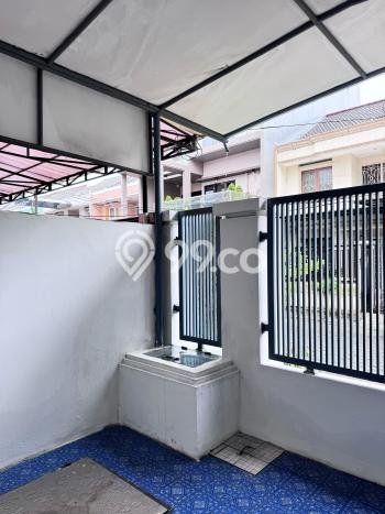 Disewakan! Rumah 4 Kamar Tidur &
3 Kamar Mandi di Daan Mogot, Jakarta Barat Disewakan! Rumah 4 Kamar Tidur &
3 Kamar Mandi di Daan Mogot, Jakarta Barat
