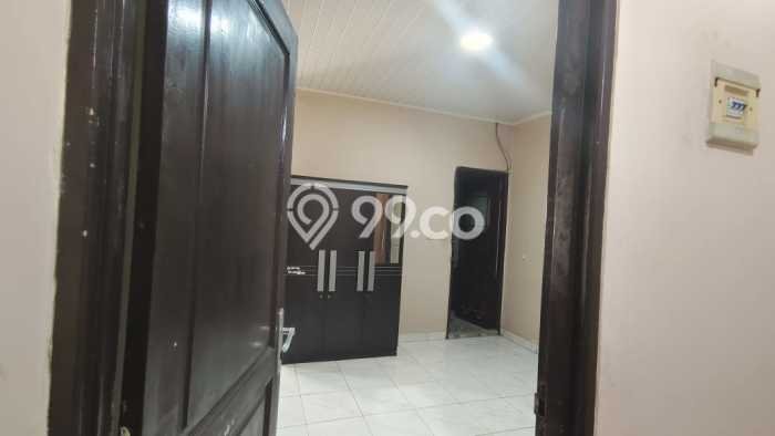 Sewa Rumah Murah di Taman Surya Jakarta Barat Punya 4 Kamar Tidur Sewa Rumah Murah di Taman Surya Jakarta Barat Punya 4 Kamar Tidur