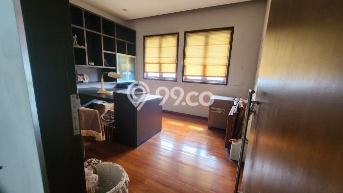 Siap Huni Rumah Mewah 5 Kamar di Banyumanik Dekat ke Mana Saja Siap Huni Rumah Mewah 5 Kamar di Banyumanik Dekat ke Mana Saja