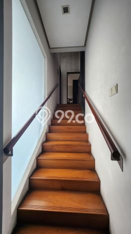 Siap Huni Rumah Mewah 5 Kamar di Banyumanik Dekat ke Mana Saja Siap Huni Rumah Mewah 5 Kamar di Banyumanik Dekat ke Mana Saja