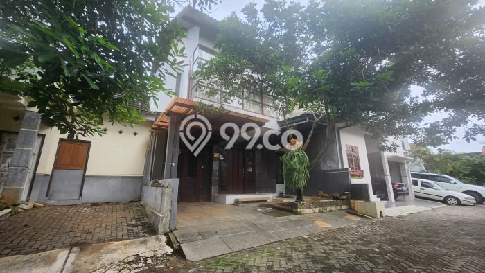 Rumah Modern Cantik 4 Kamar Siap Huni di Banyumanik Rumah Modern Cantik 4 Kamar Siap Huni di Banyumanik