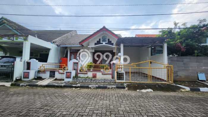 Disewakan! Rumah 3 Kamar Tidur &
2 Kamar Mandi di Ngesrep, Semarang Disewakan! Rumah 3 Kamar Tidur &
2 Kamar Mandi di Ngesrep, Semarang