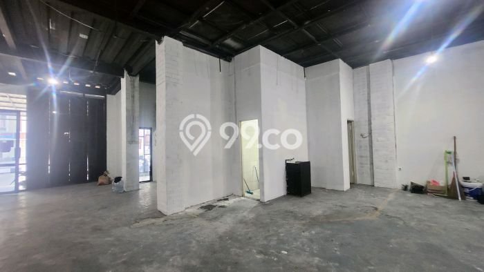 Komersial disewakan di Semarang Utara Semarang dengan luas bangunan 260m2 Komersial disewakan di Semarang Utara Semarang dengan luas bangunan 260m2