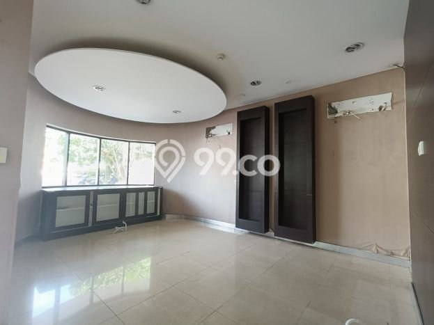 Unit Kantor Disewakan di Simpang Lima di Area Ramai & Strategis Unit Kantor Disewakan di Simpang Lima di Area Ramai & Strategis