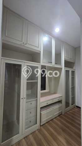 Disewakan! Rumah 4 Kamar Tidur &
4 Kamar Mandi di BSD, Tangerang Disewakan! Rumah 4 Kamar Tidur &
4 Kamar Mandi di BSD, Tangerang