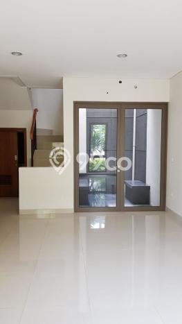 Rumah Eksklusif Siap Huni LT 112m2 di BSD, Tangerang Selatan Rumah Eksklusif Siap Huni LT 112m2 di BSD, Tangerang Selatan