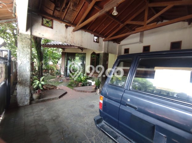 Dijual Rumah Mewah Elegan Dengan View Eksklusif di Pondok Kelapa, Jakarta Timur Dijual Rumah Mewah Elegan Dengan View Eksklusif di Pondok Kelapa, Jakarta Timur