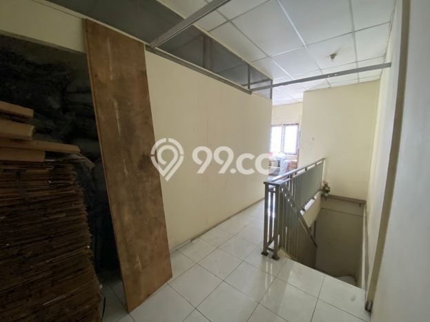Ruko Dijual di Jakarta Barat LT 84m2 & LB 168m2 Lokasi Terbaik! Ruko Dijual di Jakarta Barat LT 84m2 & LB 168m2 Lokasi Terbaik!