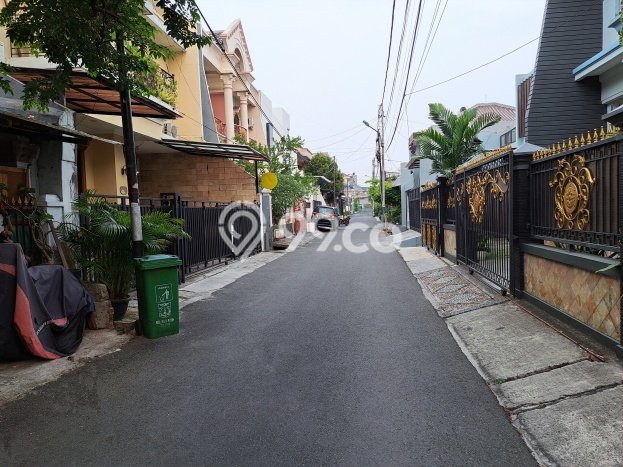 Dijual Hunian Rumah Terawat 3 KT di Pulomas, Jakarta Timur Dijual Hunian Rumah Terawat 3 KT di Pulomas, Jakarta Timur