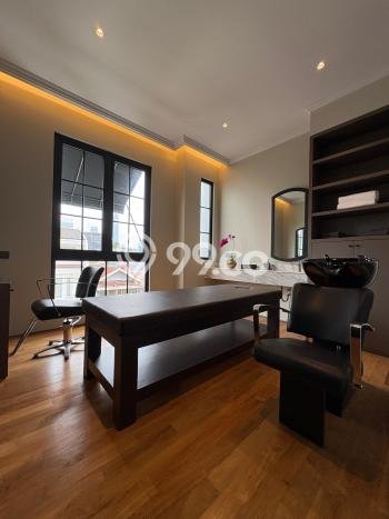 Hunian Elit LB 810m2 Siap Pakai Desain Elegan di Senayan, Jakarta Selatan Hunian Elit LB 810m2 Siap Pakai Desain Elegan di Senayan, Jakarta Selatan