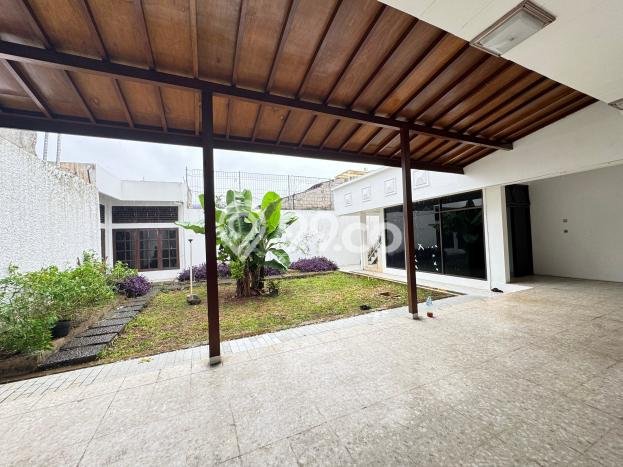 Rumah Luxury Modern Siap Huni di Mampang Jakarta Selatan Rumah Luxury Modern Siap Huni di Mampang Jakarta Selatan